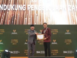 Pj Bupati Bachyuni Mendapat Penghargaan Pada Acara Baznas Award 2024