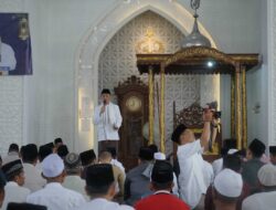 Pj Bupati Bachyuni Salat Idul Fitri Bersama di Masjid Agung Al Abror