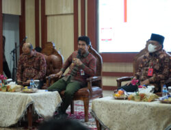 Pj Bupati Najmi Membuka Rapat Evaluasi Dan Tindak Lanjut Pembangunan Sistem Pencegahan Korupsi  Bersama KPK RI